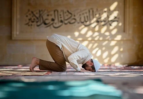 10 Amalan Agar Lulus CPNS, Lengkap Dengan Doa 5 rajin sholat memperlancar rezeki dan memudahkan segala urusan