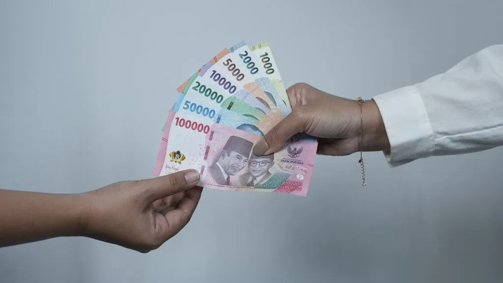 Resmi dari Menkeu! Gaji Honorer 2025 Naik, Satpam Bisa Capai Rp6 Juta 3 gaji honorer