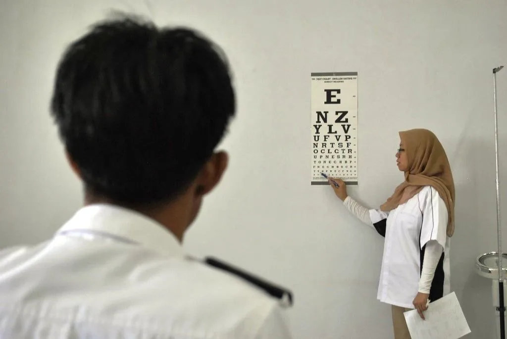 5 Sekolah Kedinasan yang Menerima Mata Minus 1 kedinasan yang menerima mata minus