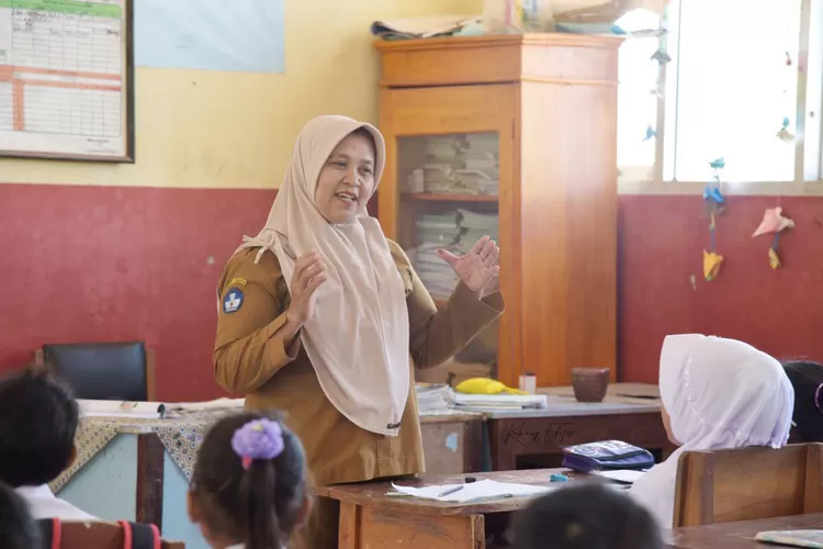 Info Resmi BKN! Guru PNS Pensiun Usia 60 Sampai 70 Tahun! 1 guru pns pensiun