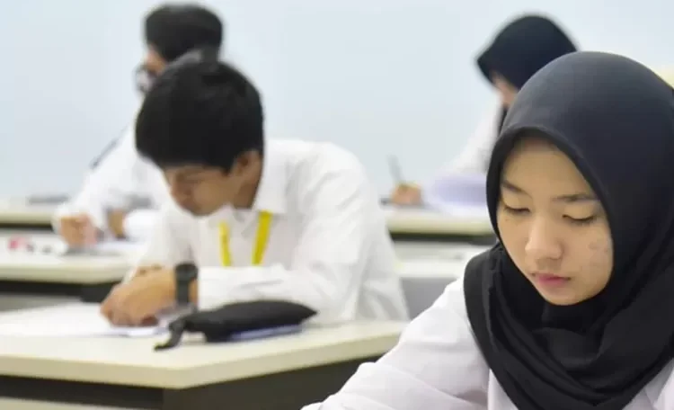 Persiapan Wajib Tes SKD Kedinasan & 3 Materi Serta Contohnya 3 sepatu untuk tes skd kedinasan