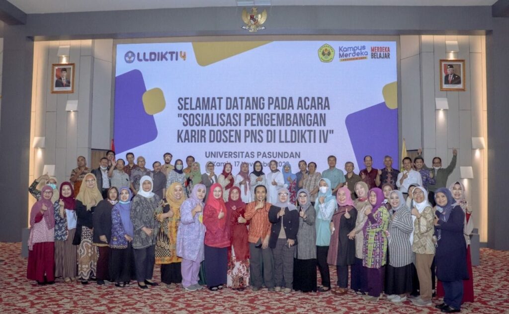 Mau Jadi Dosen PNS? 7 Syarat Wajib Serta Gaji & Tunjangan 1 dosen pns