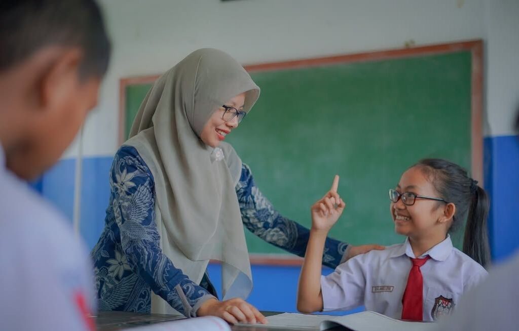 Rincian Lengkap Gaji Guru Sekolah Rakyat 2025 per Golongan 3 berapa besaran gaji guru sekolah rakyat