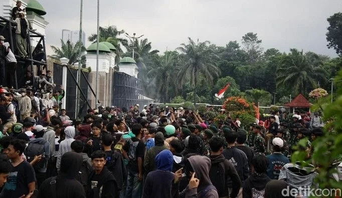 WFA PNS! 2 Kementrian Resmi Terapkan! Dampak Dari Demo! 2 wfa pns