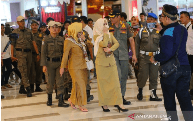 aturan hukum jika pns bolos kerja