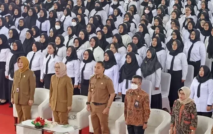 tugas pembina industri ahli pertama