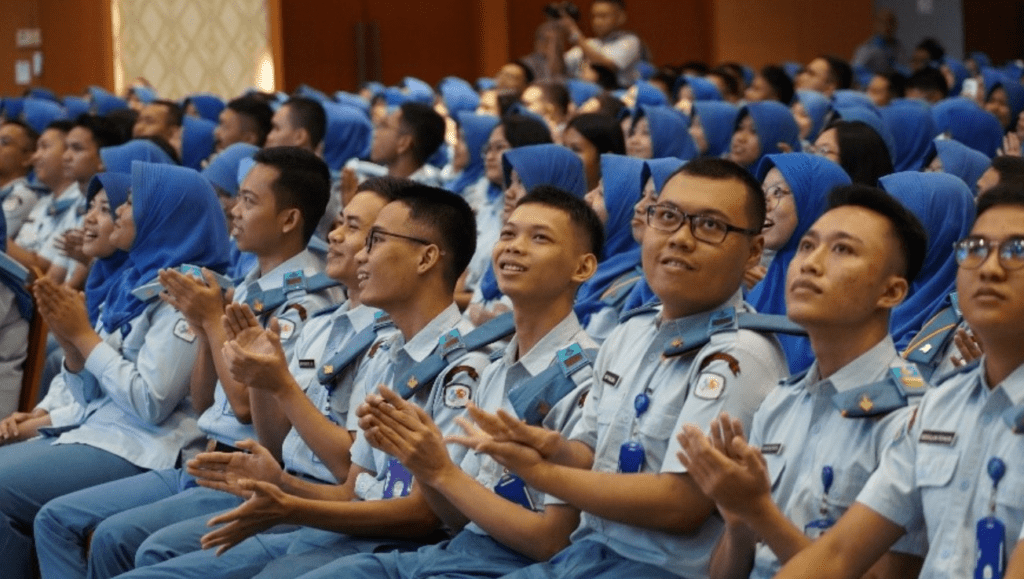keuntungan kuliah di stis